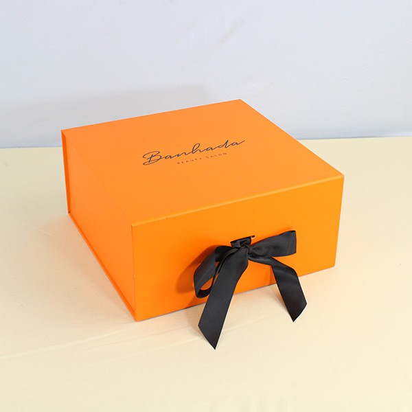Gift box with magnetic closure and ribbon 3 Gift box with magnetic closure and ribbon 3
