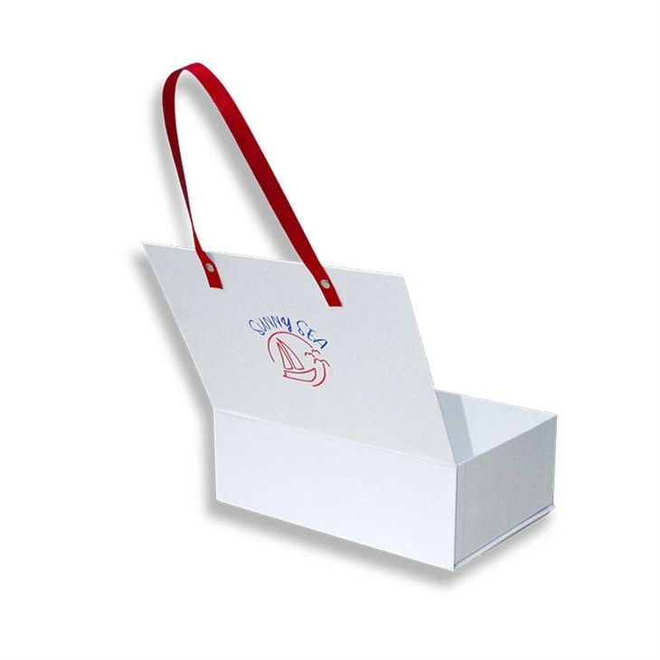 white magnetic box with ribbon (1)